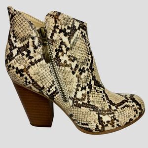 Michael Shannon GINNIE SNAKE PRINT BOOTS ANKLE  Women's Size 7M